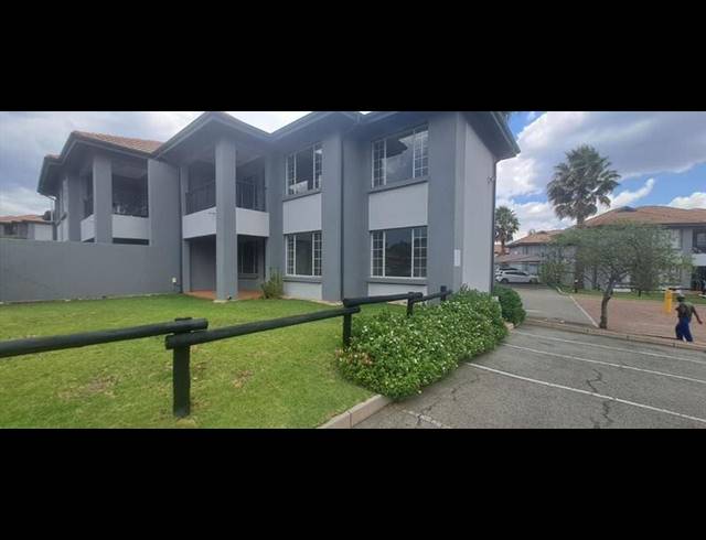 2 BEDROOM TOWNHOUSE FOR SALE IN RYNFIELD